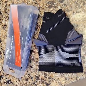 PA Plus Plantar  Fasciitis Socks 4 Pairs NIB
